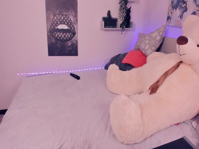 Live sex webcam photo for AnabelAris #255906098