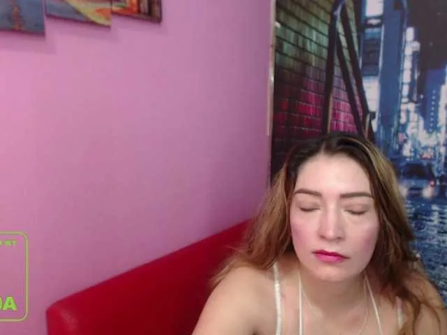 Live sex webcam photo for jeniferblanco #241330446