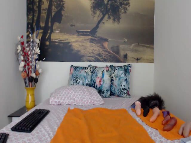 Live sex webcam photo for AikoTailor #287876175