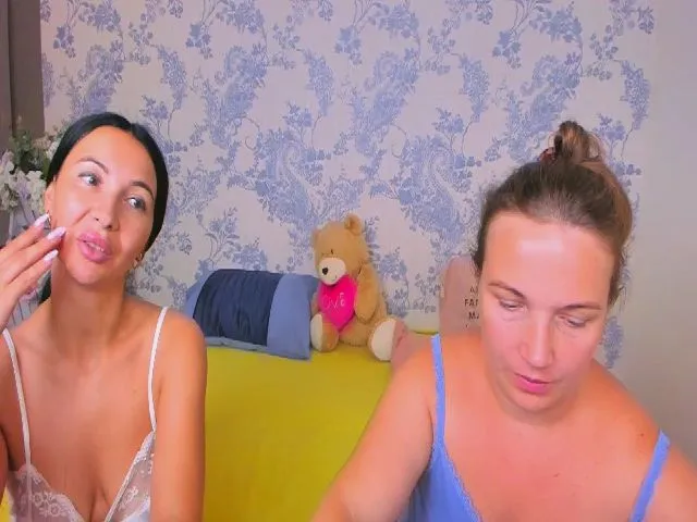 Live sex webcam photo for NikaRysa #255827572