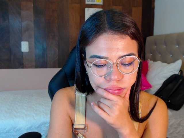 Live sex webcam photo for meavexox #241254984