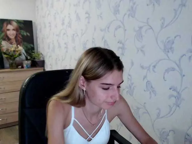 Live sex webcam photo for springibabby #252880078