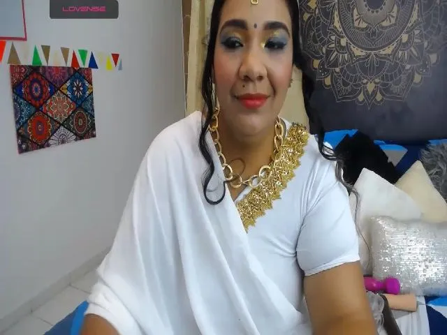 Live sex webcam photo for IndianMama #259279536