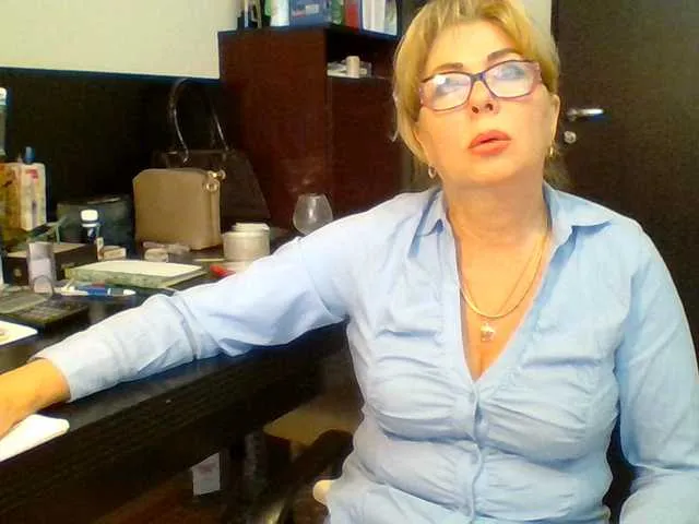 Live sex webcam photo for Luiziana111 #240998844
