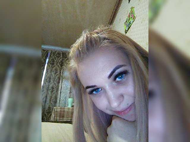 Live sex webcam photo for AlinaPixel #242512961