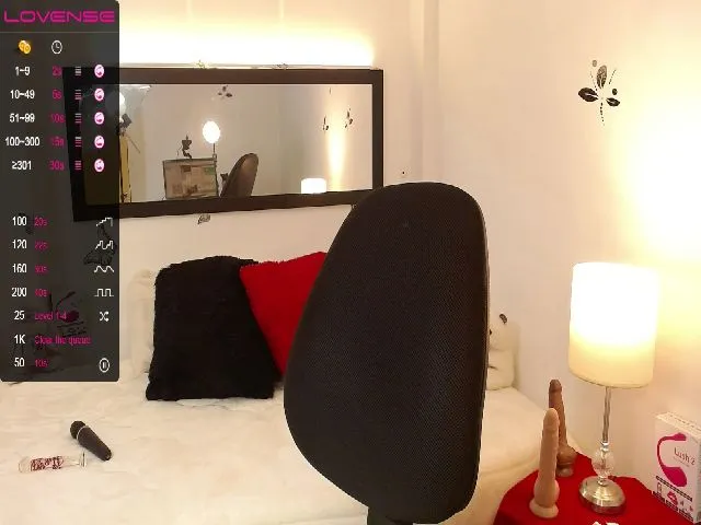 Live sex webcam photo for Juliannemore #265268204