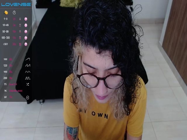 Live sex webcam photo for Myzore #258396279