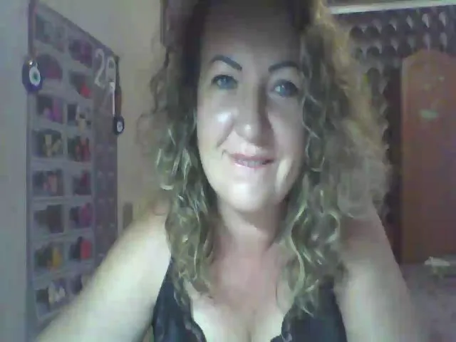 Live sex webcam photo for SecretLady35 #262687889