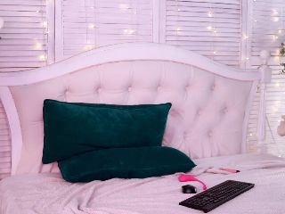 Live sex webcam photo for SashaBrie #251798676