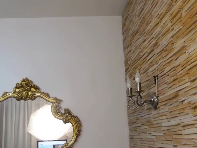 Live sex webcam photo for MissElisabeth #264627257