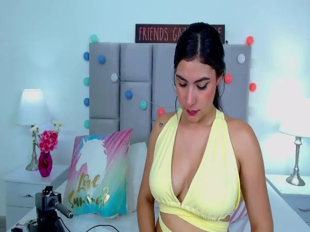 Live sex webcam photo for Mia_thompsons #261081471