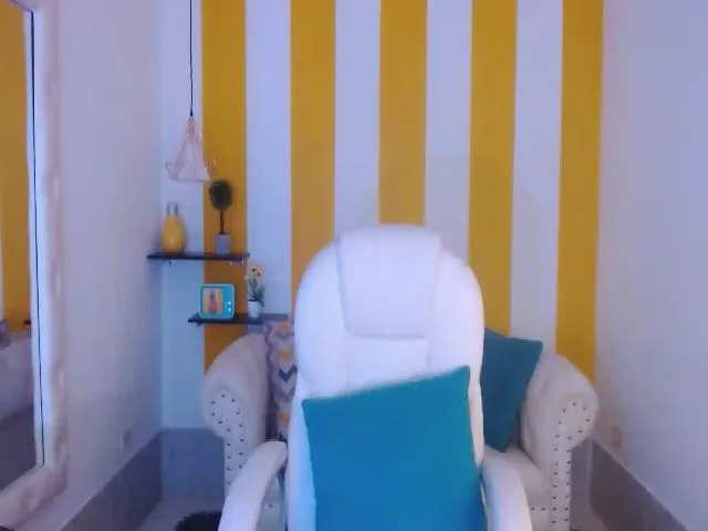 Live sex webcam photo for Julietacollin #261350858