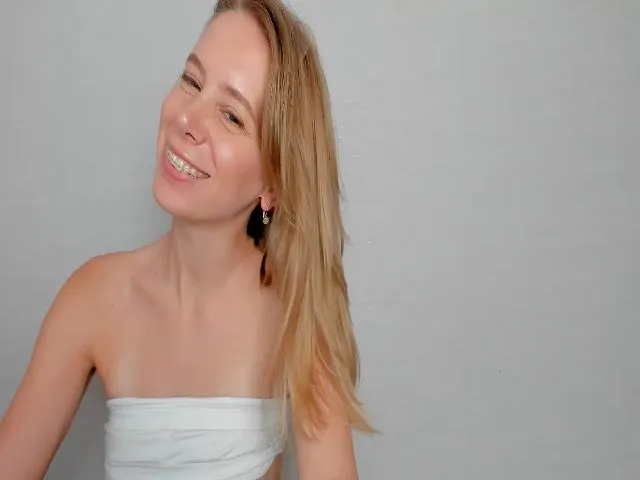 Live sex webcam photo for WowAlina_ #265516066