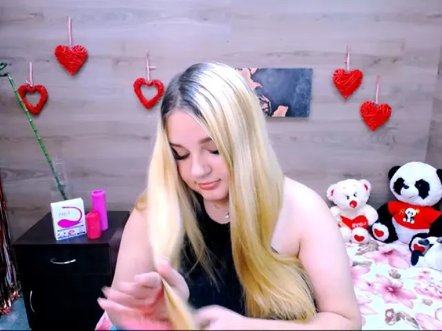 Live sex webcam photo for Cheryl_Sky #255935122