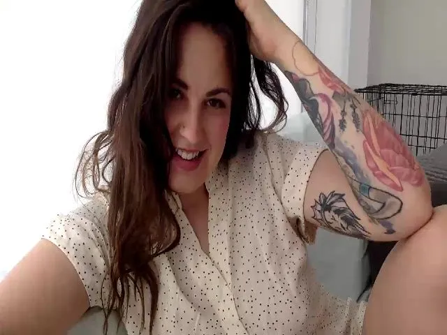 Live sex webcam photo for PennieGold #254208940