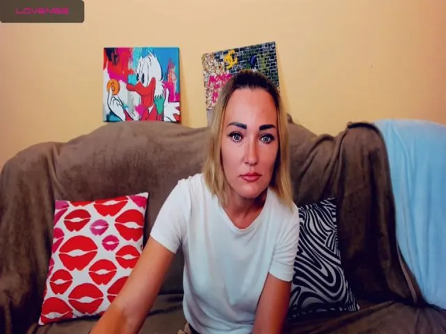 Live sex webcam photo for SecretDream #261216618