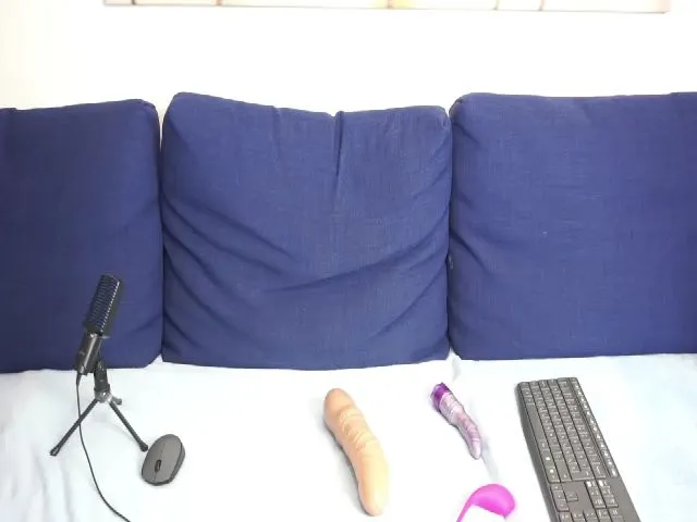 Live sex webcam photo for LilyEuphoria #255159027