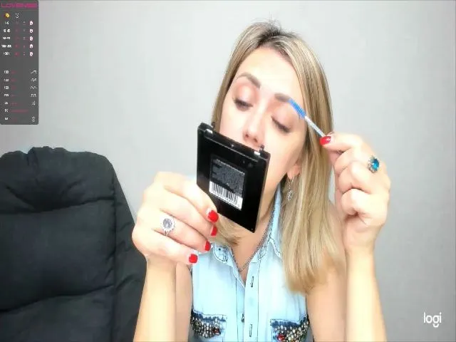 Live sex webcam photo for SarahSmiths #255737344