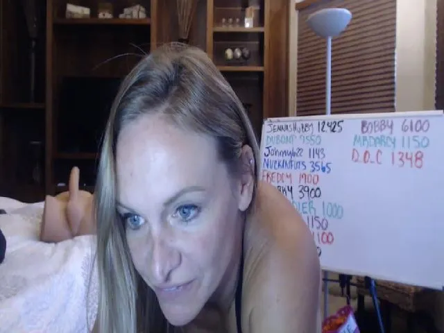 Live sex webcam photo for Autumn_Blonde #259262482