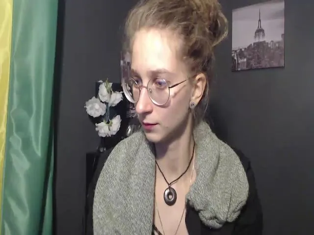 Live sex webcam photo for KINKYkeira #264121253
