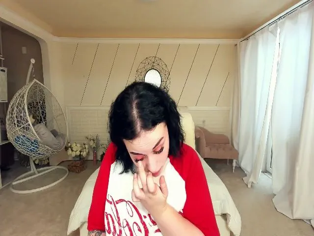 Live sex webcam photo for SerahMirabeli #260637783