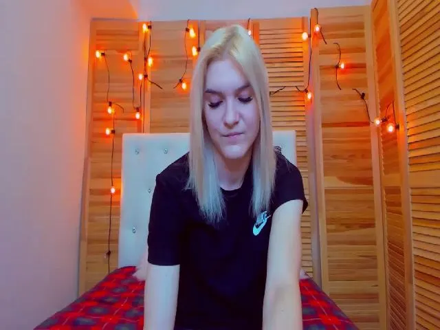 Live sex webcam photo for MarliTes #252961831
