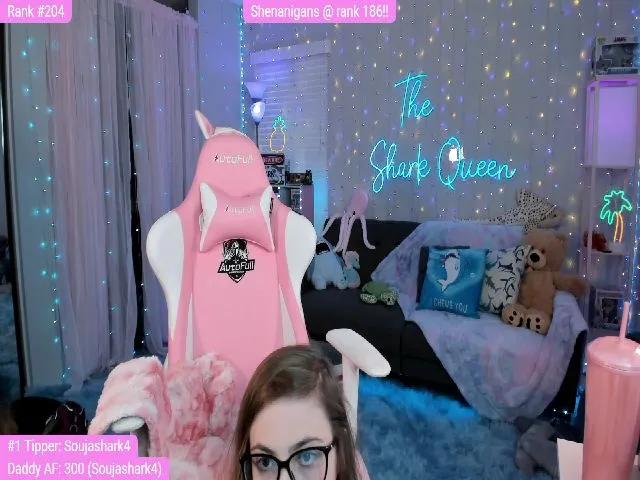 Live sex webcam photo for TheSharkQueen #256592290