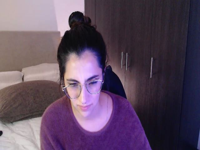 Live sex webcam photo for Amelie_moon_ #253639141