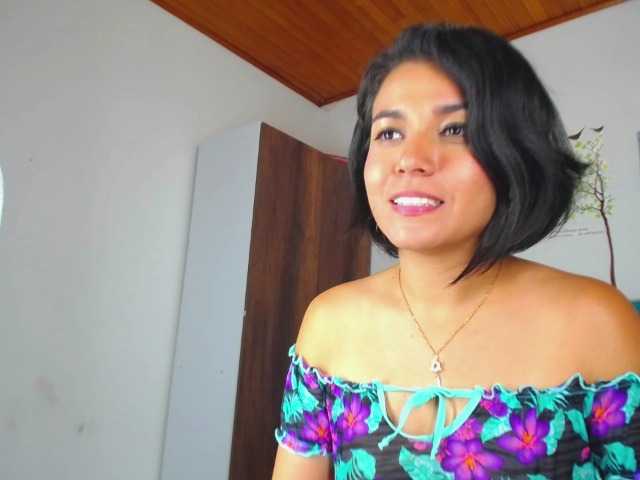 Live sex webcam photo for EVELYN-QUEEN #260313725