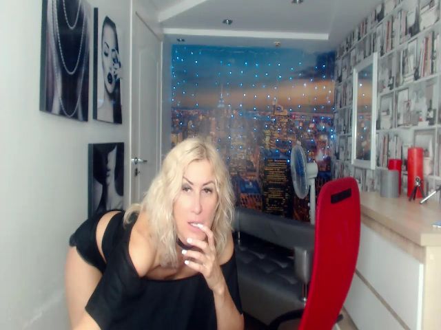 Live sex webcam photo for Lovely_della #265163395