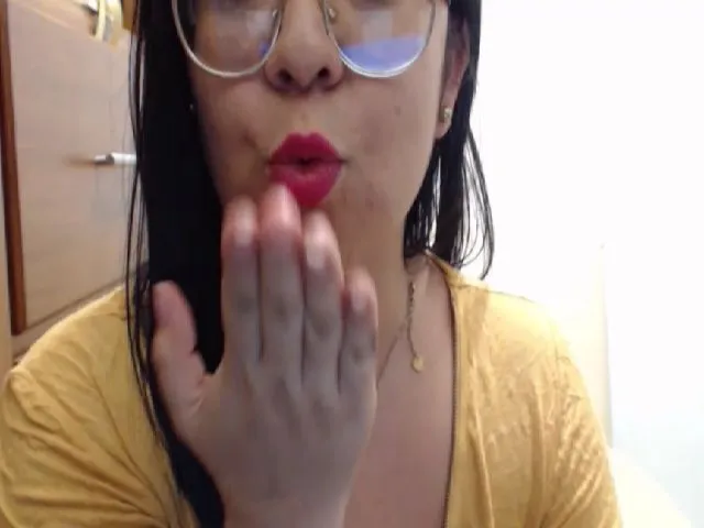 Live sex webcam photo for Kiara_XO #255548598