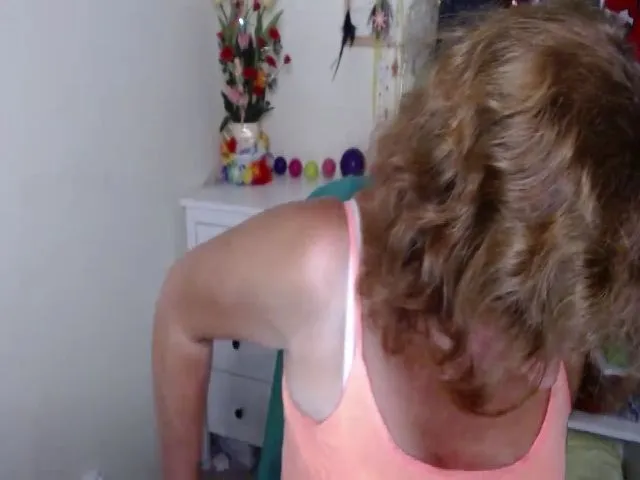 Live sex webcam photo for Adele_69 #263065496