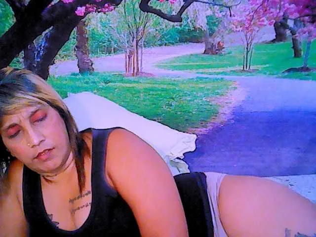 Live sex webcam photo for indianroxy #287933164