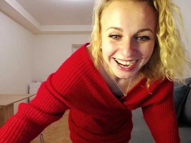 Live sex webcam photo for YummyLilya #241041674