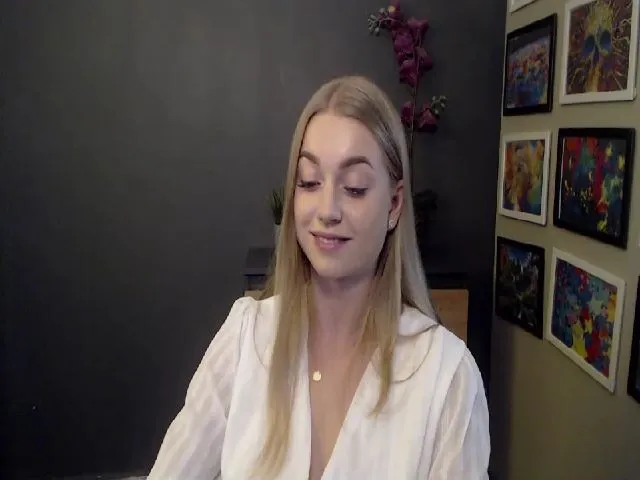 Live sex webcam photo for LUSTerica #264350409