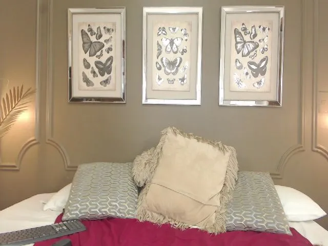 Live sex webcam photo for VickyFletcher #260827652