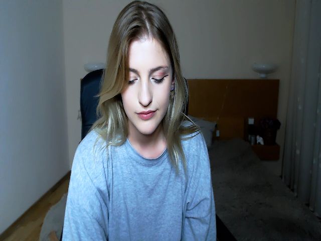 Live sex webcam photo for Sofia__White #254593471