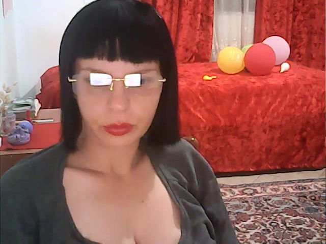 Live sex webcam photo for araartist #256462920