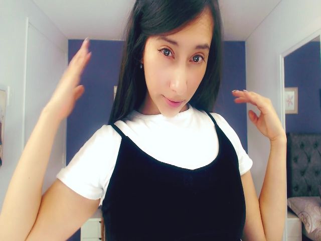 Live sex webcam photo for anniesclub #253640315