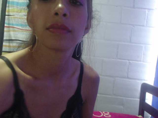 Live sex webcam photo for zoe-barnet #245122578