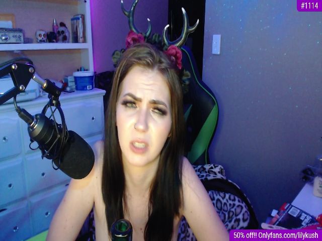 Live sex webcam photo for LilyKush #253705698