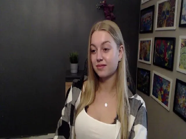 Live sex webcam photo for LUSTerica #265431772