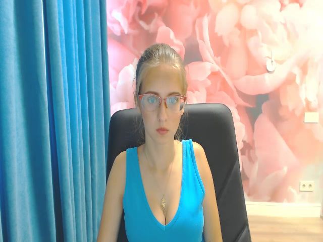 Live sex webcam photo for Alice_Adamsi #264278034