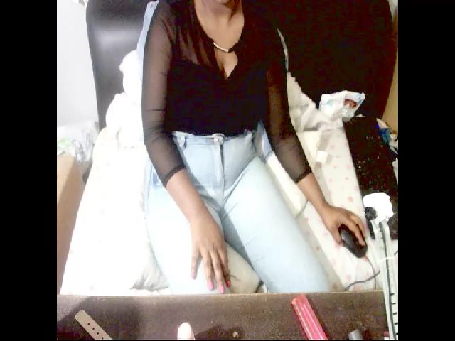 Live sex webcam photo for Indian_FireXX #261374552