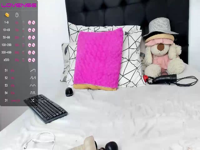 Live sex webcam photo for XMatureHottx #252579807