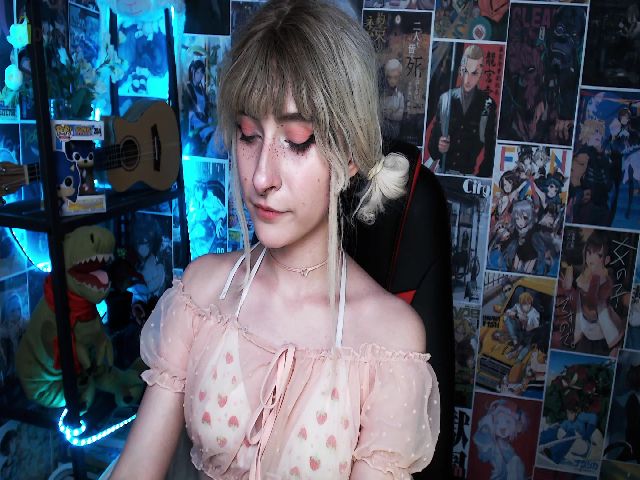 Live sex webcam photo for Manarose27 #256461582