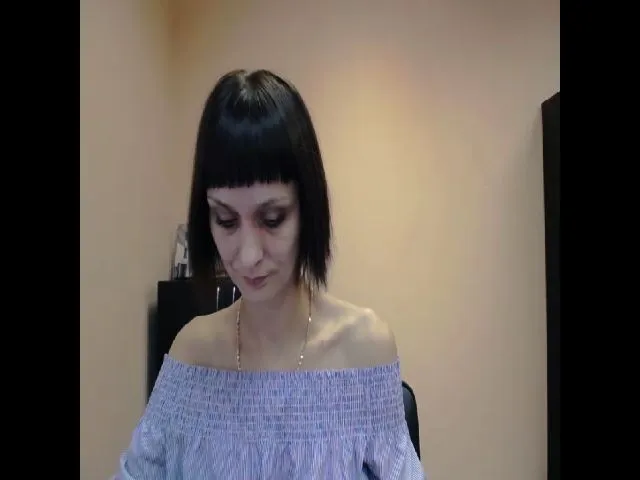 Live sex webcam photo for Abigail_i #262516067