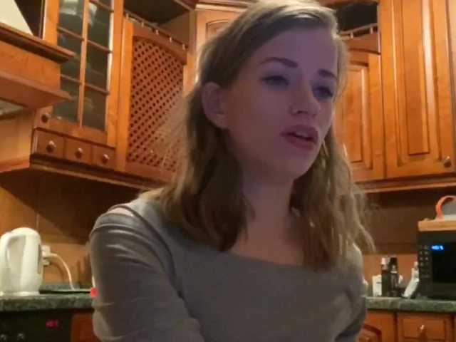 Live sex webcam photo for -LeeLoo- #240966588