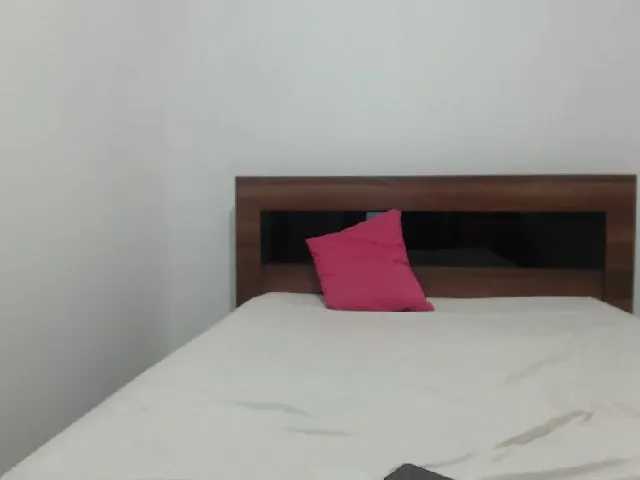 Live sex webcam photo for MayaSins #260933792