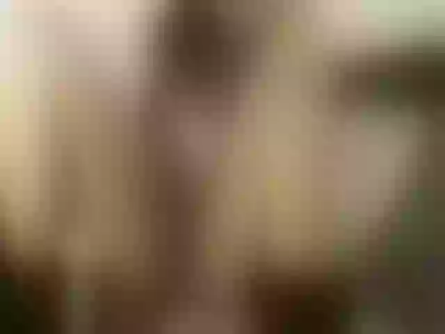 Live sex webcam photo for KissMoline #256208224